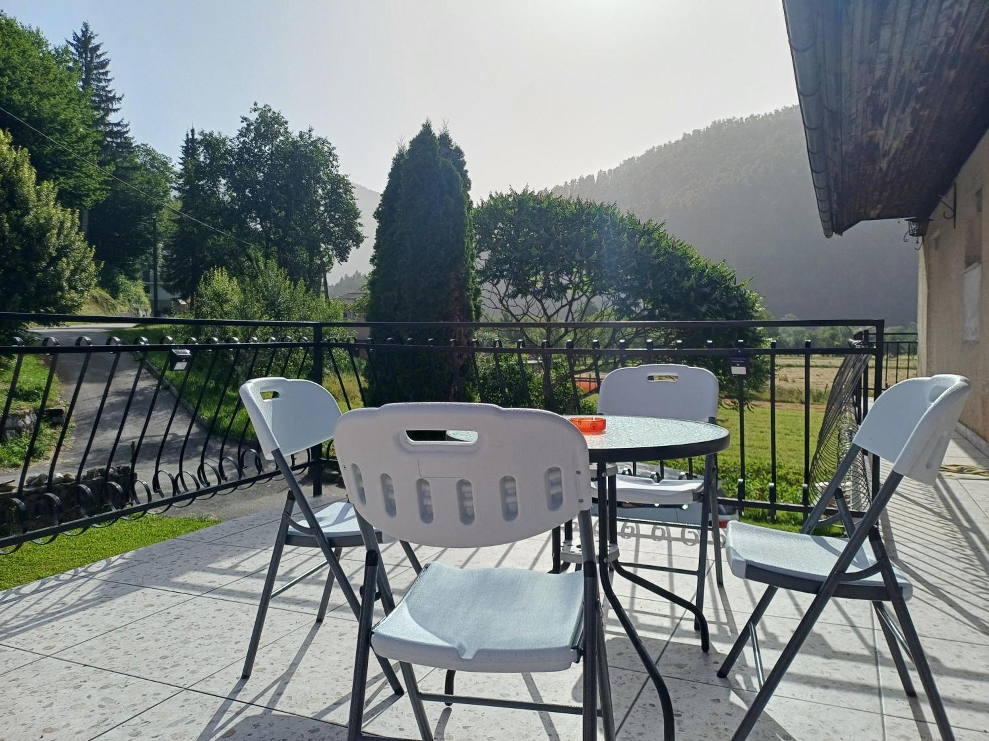 Apartma Ginga Osilnica Buitenkant foto